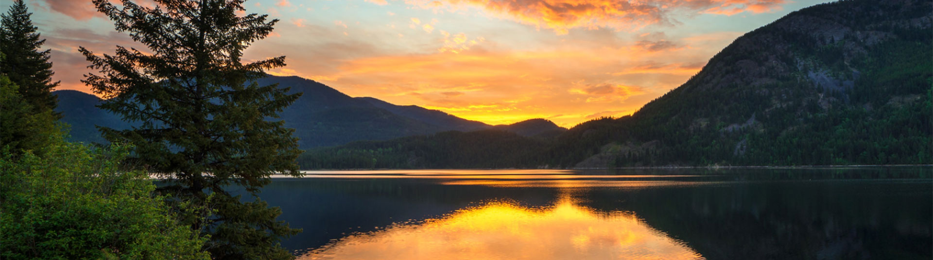 hero image-sunrise over lake